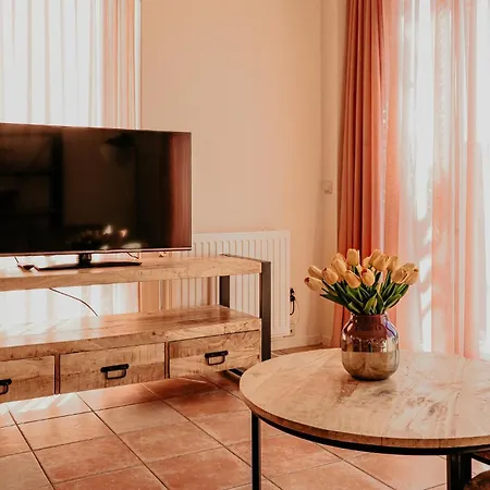 3 Bedroom Pet Friendly In * Uitgeest